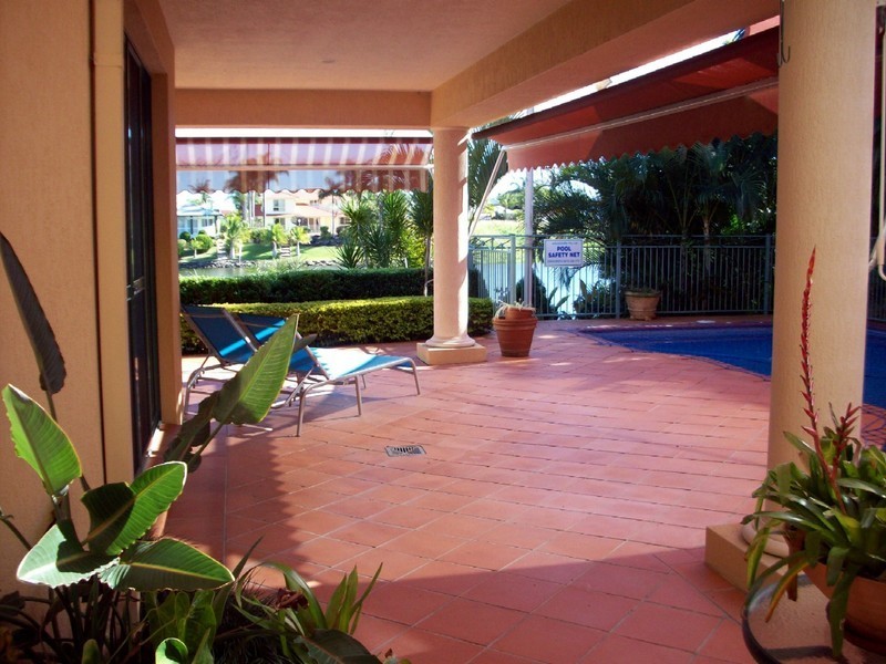 Clear Island Waters QLD 4226