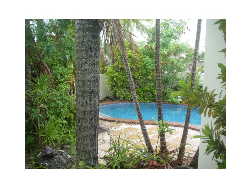 Broadbeach Waters QLD 4218