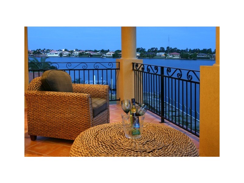 32 Clear Water Bay Avenue, Clear Island Waters QLD 4226