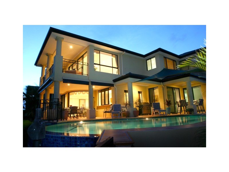 32 Clear Water Bay Avenue, Clear Island Waters QLD 4226