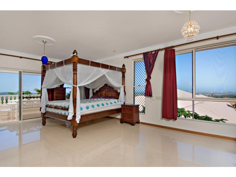 Highland Park QLD 4211