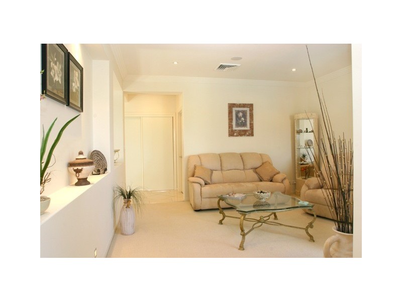 Clear Island Waters QLD 4226