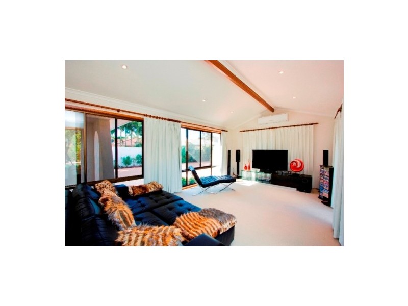Broadbeach Waters QLD 4218