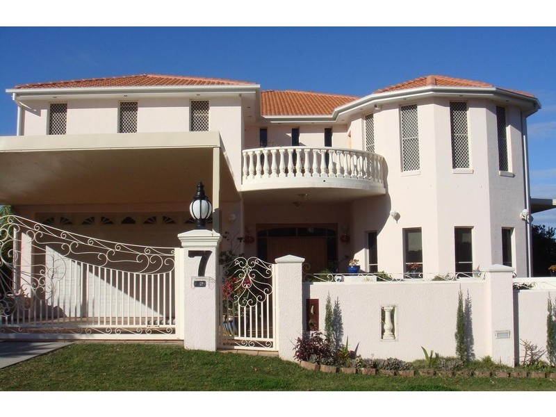 Highland Park QLD 4211