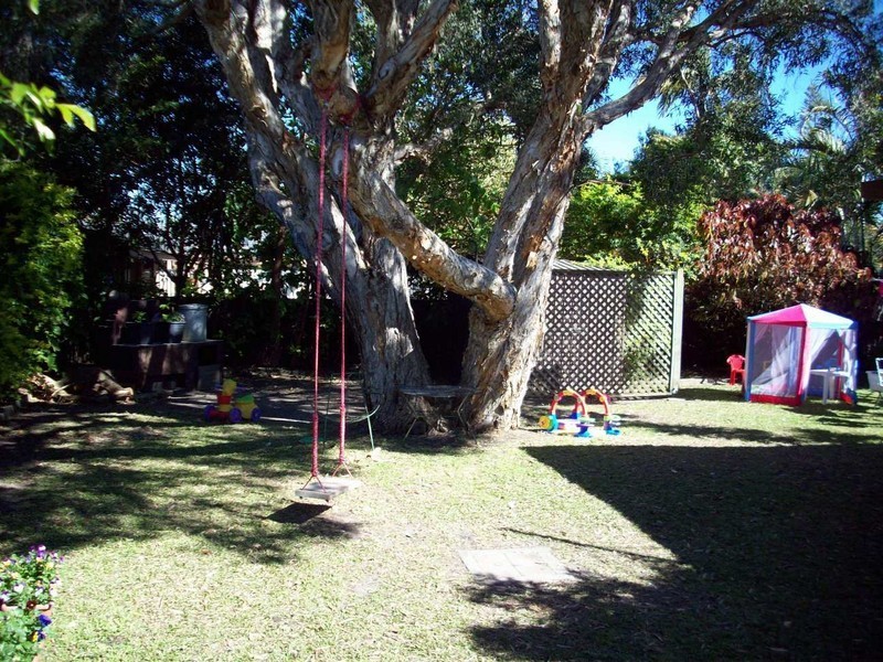 253 MALLAWA DR, Palm Beach QLD 4221