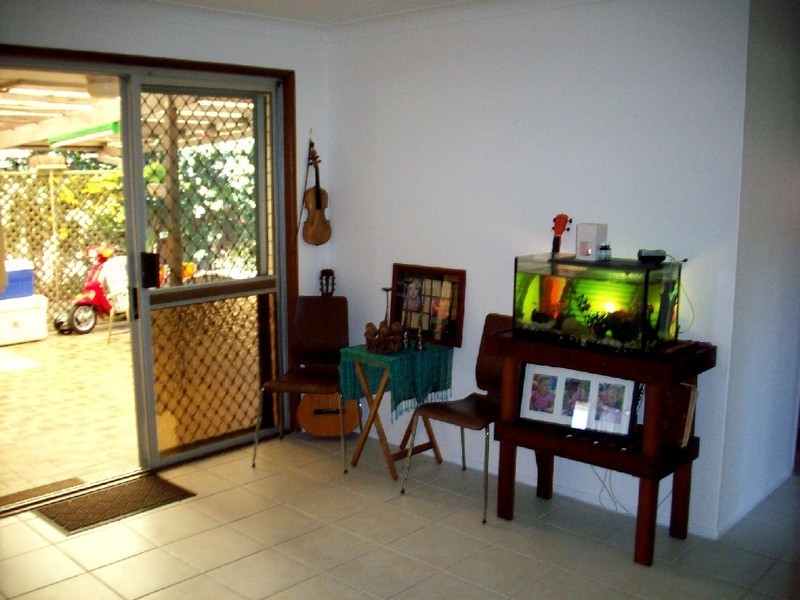 253 MALLAWA DR, Palm Beach QLD 4221