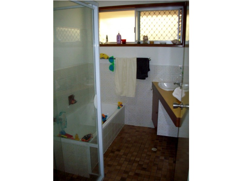 253 MALLAWA DR, Palm Beach QLD 4221