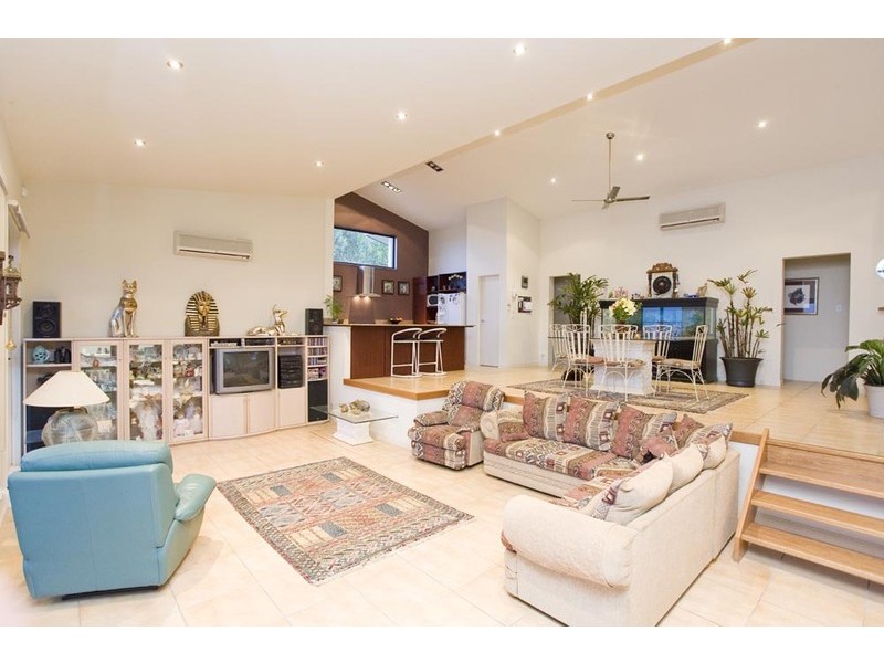 Highland Park QLD 4211