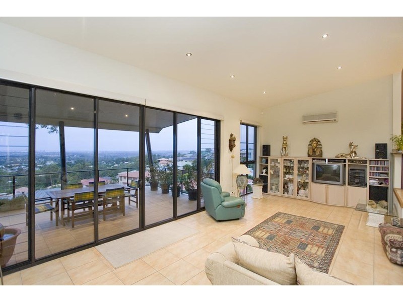 Highland Park QLD 4211