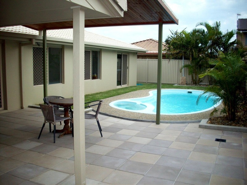 Burleigh Waters QLD 4220