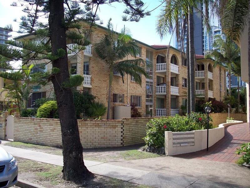 8/21 Thornton St, Surfers Paradise QLD 4217