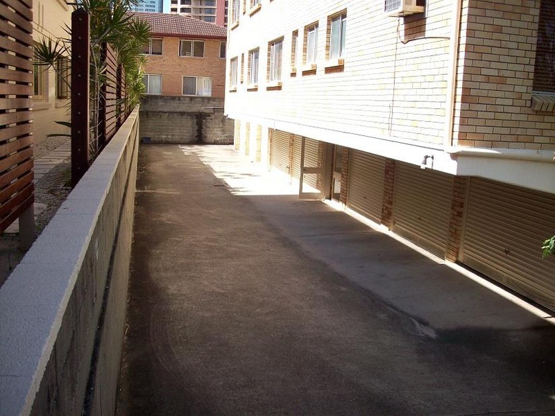 8/21 Thornton St, Surfers Paradise QLD 4217