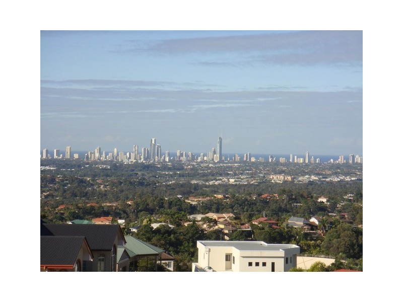 9 Chevron Rise, Highland Park QLD 4211