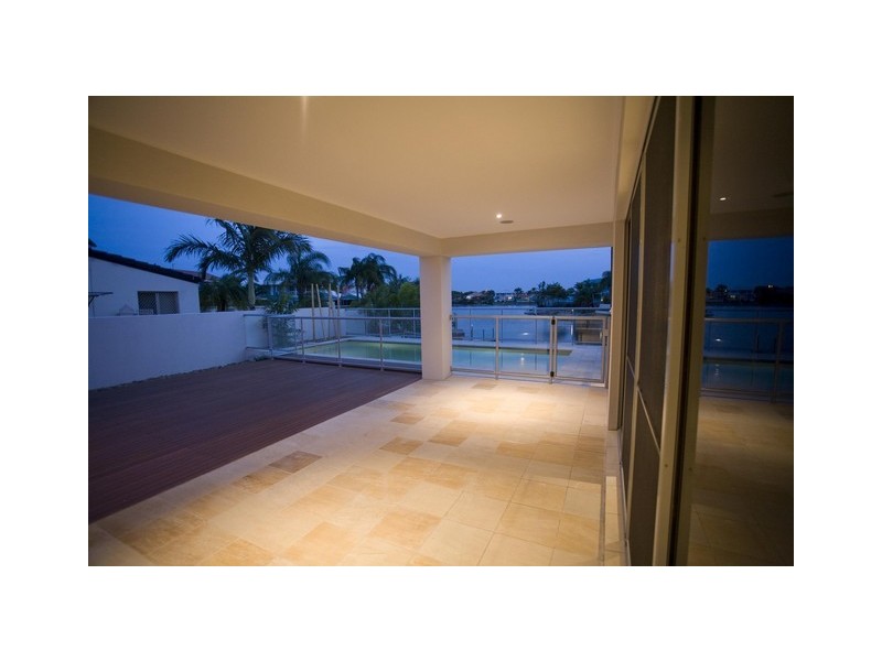 6 Cessnock Close, Mermaid Waters QLD 4218