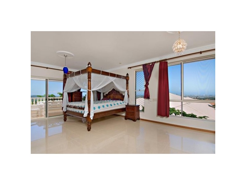 Highland Park QLD 4211