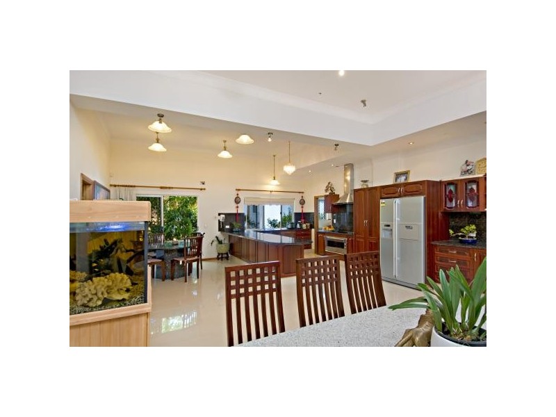 Highland Park QLD 4211