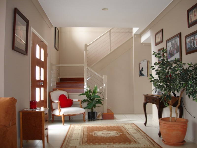 Clear Island Waters QLD 4226