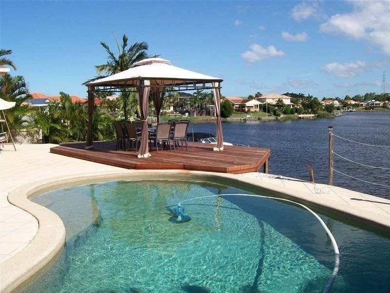 Clear Island Waters QLD 4226