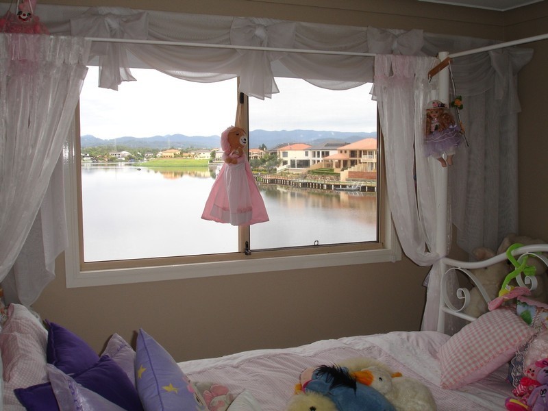 Clear Island Waters QLD 4226