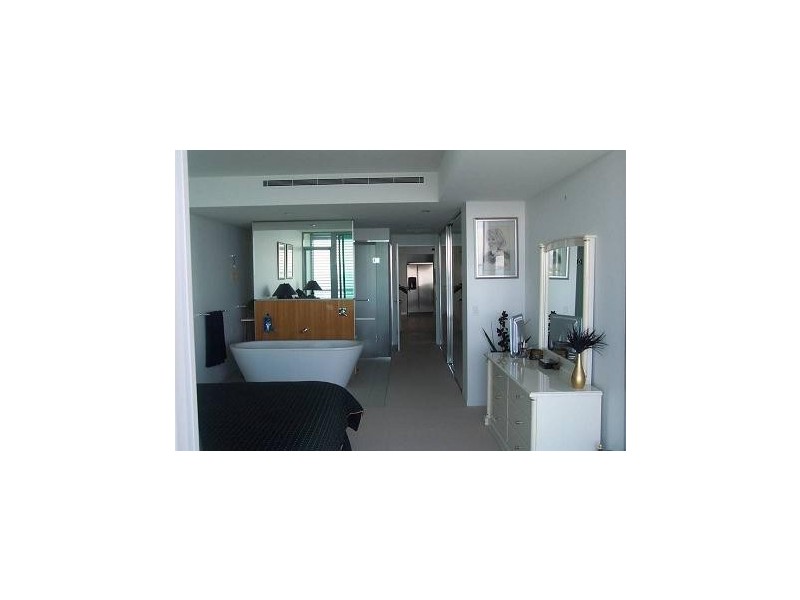 Paradise Point QLD 4216