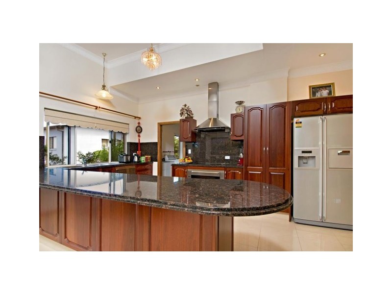 Highland Park QLD 4211