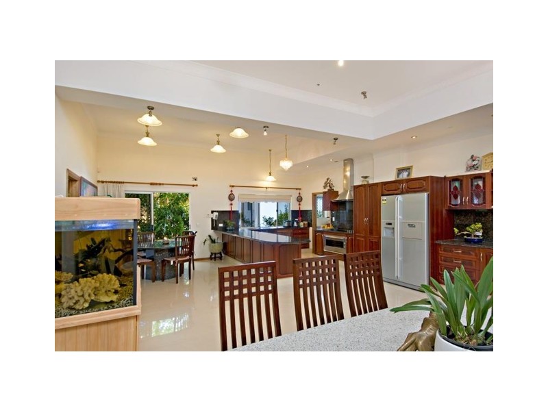 Highland Park QLD 4211