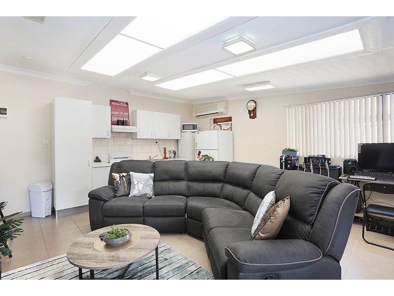 15 Wycombe Street, Doonside NSW 2767