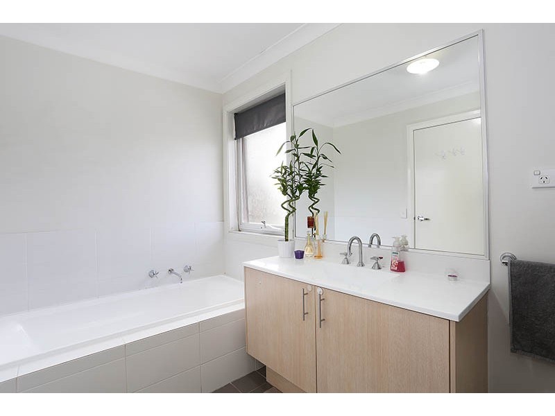 8 Rushden Way, Stanhope Gardens NSW 2768