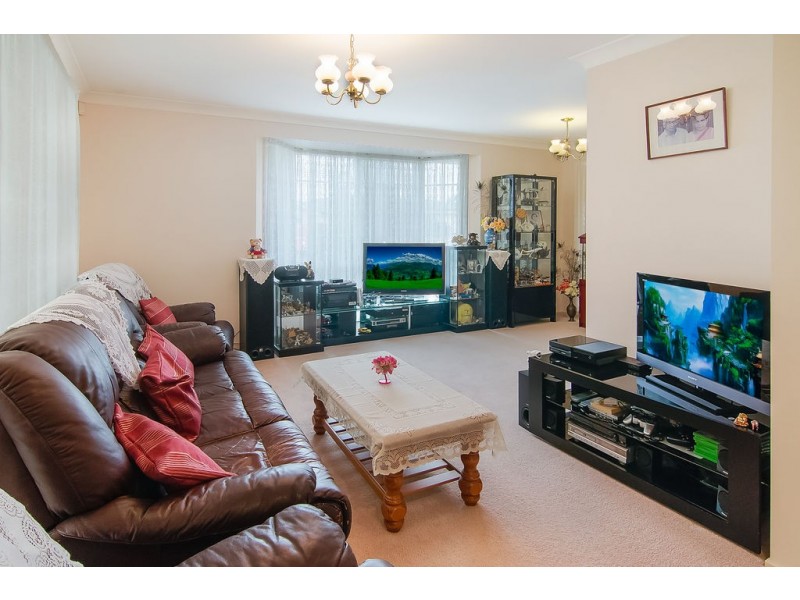 73 Aminta Crescent, Hassall Grove NSW 2761