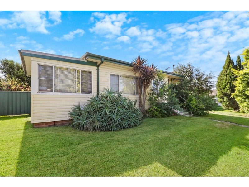 13 Yuruga Avenue, Doonside NSW 2767