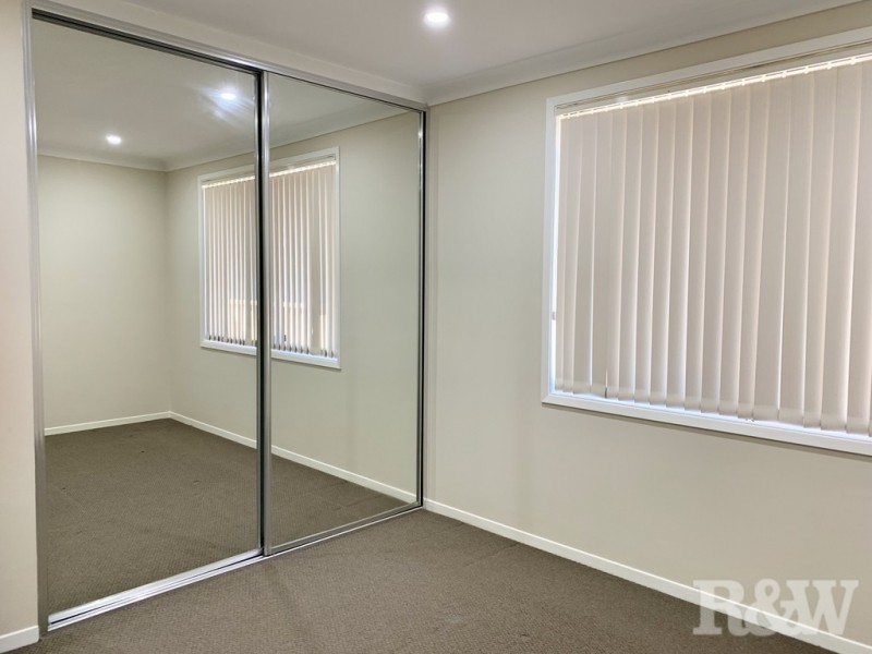 22 Shinnick Drive, Oakhurst NSW 2761