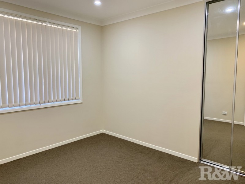 22 Shinnick Drive, Oakhurst NSW 2761