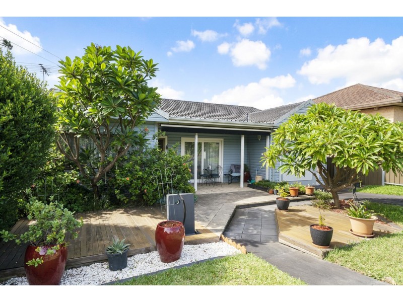 15 Blue Hills Crescent, Blacktown NSW 2148