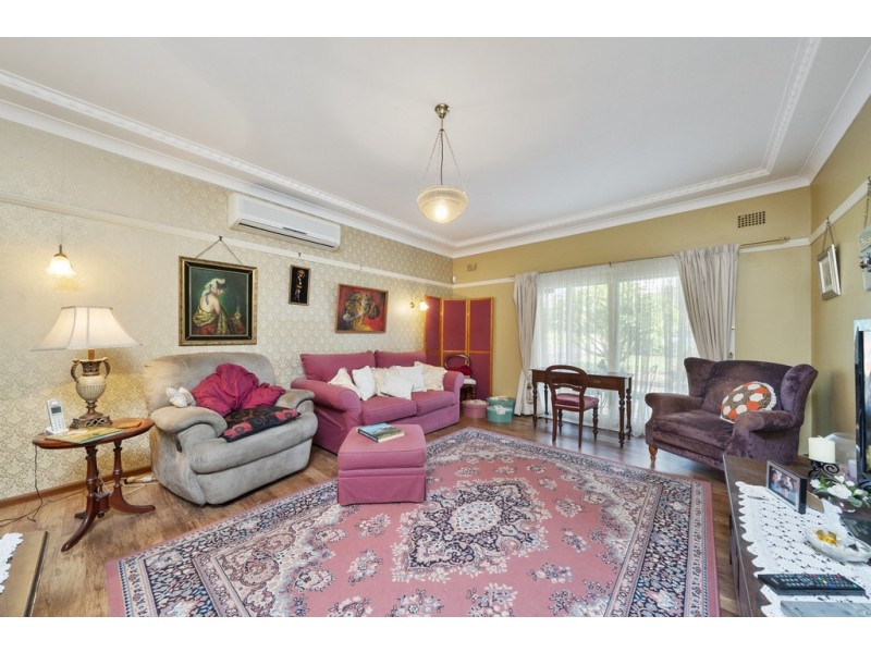 15 Blue Hills Crescent, Blacktown NSW 2148