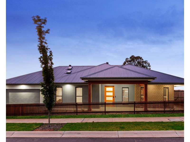 4 Pebblestone Road, Box Hill NSW 2765