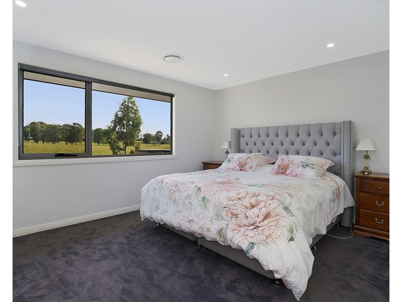84 Sundowner Parkway, Box Hill NSW 2765