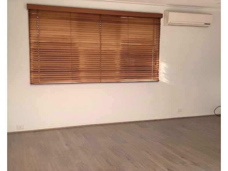 18 Charlton Place, St Clair NSW 2759