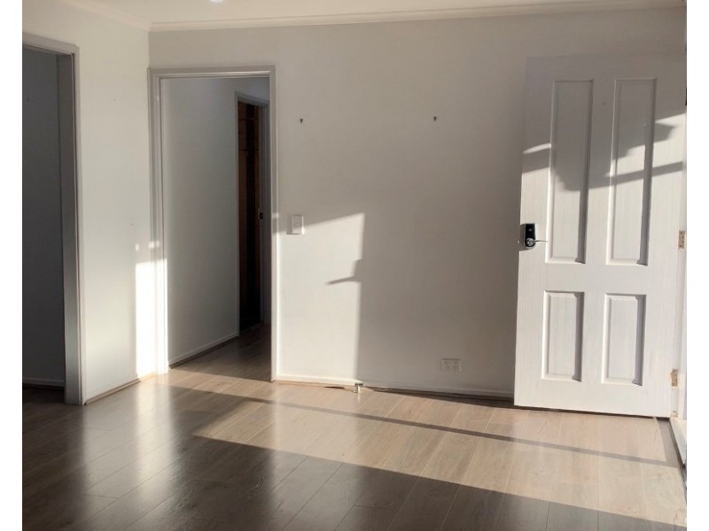 18 Charlton Place, St Clair NSW 2759