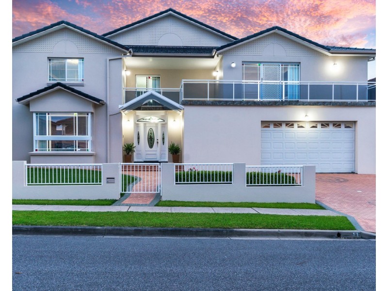 11 Buckley Close, Fairfield West NSW 2165