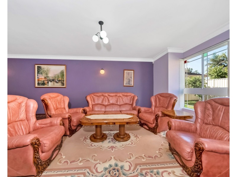 11 Buckley Close, Fairfield West NSW 2165