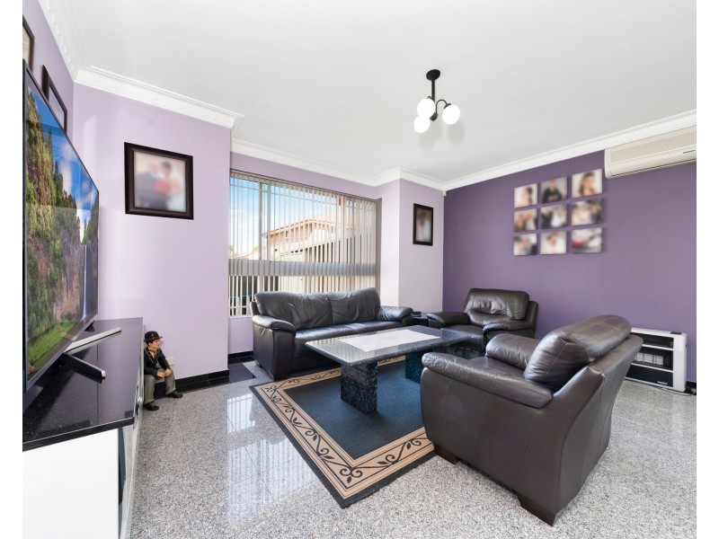 11 Buckley Close, Fairfield West NSW 2165