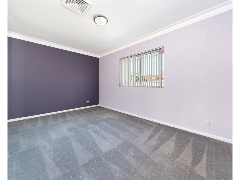 11 Buckley Close, Fairfield West NSW 2165