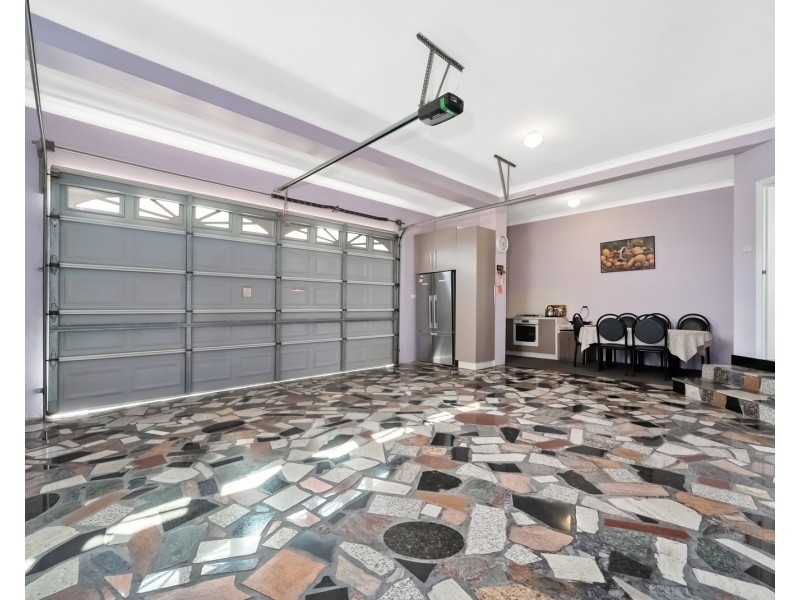 11 Buckley Close, Fairfield West NSW 2165