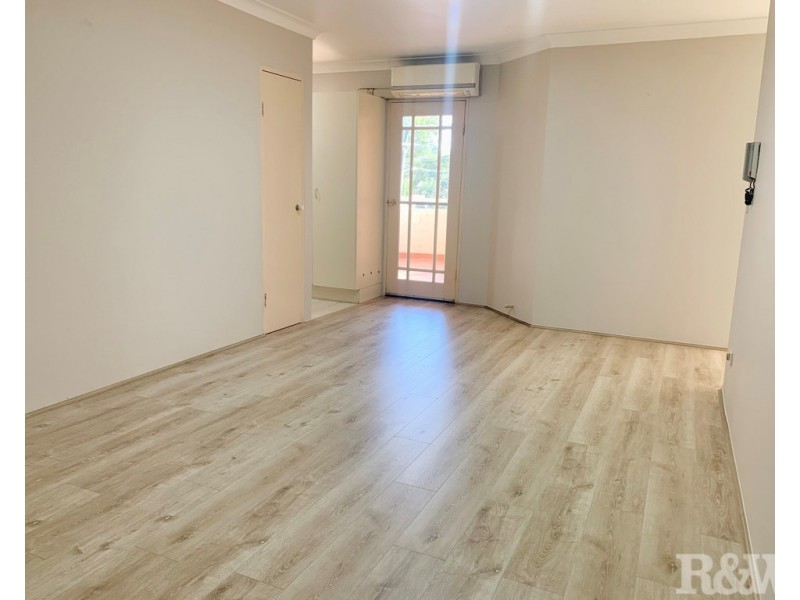 29/11 Oxford Street, Blacktown NSW 2148