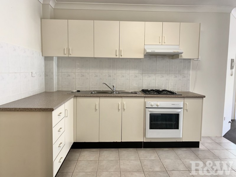 13/8-10 Fourth Avenue, Blacktown NSW 2148