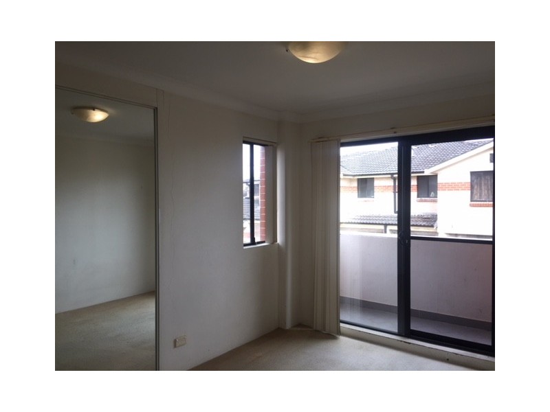 21/20-22 Clifton Street, Blacktown NSW 2148