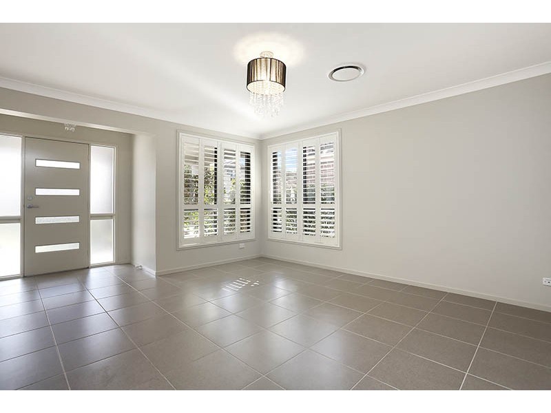 25 Paringa Drive, The Ponds NSW 2769