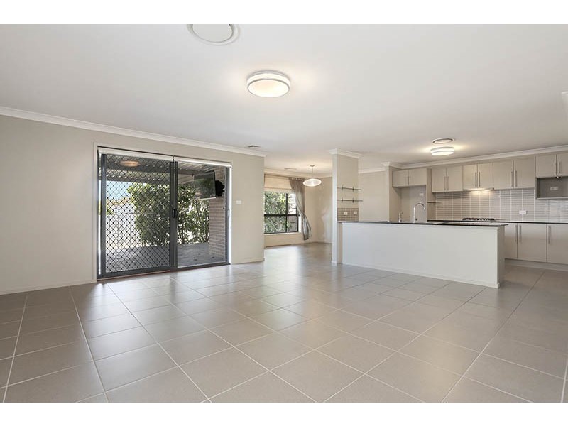 25 Paringa Drive, The Ponds NSW 2769