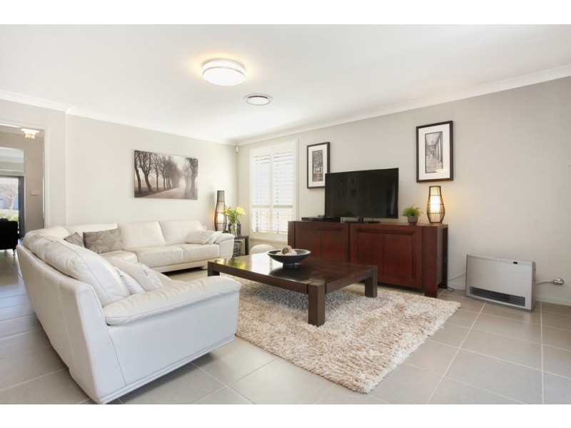 25 Paringa Drive, The Ponds NSW 2769