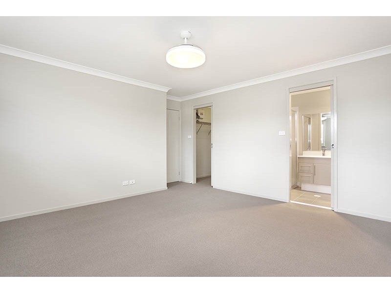 25 Paringa Drive, The Ponds NSW 2769